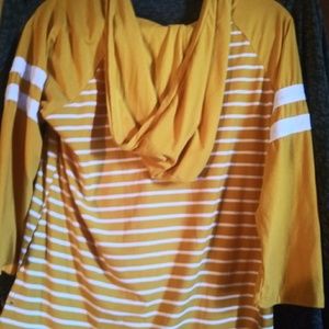 Cotton longsleeve hooded shirt